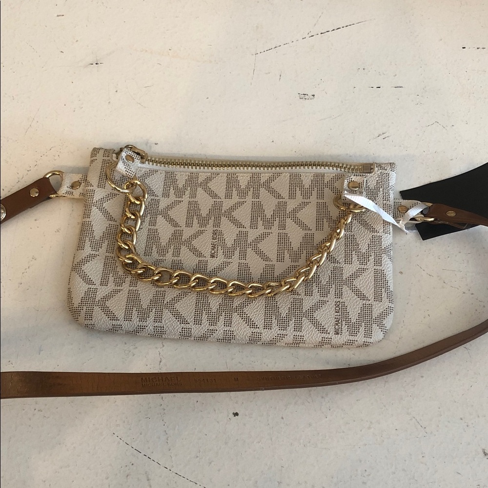 Michel Kors purse